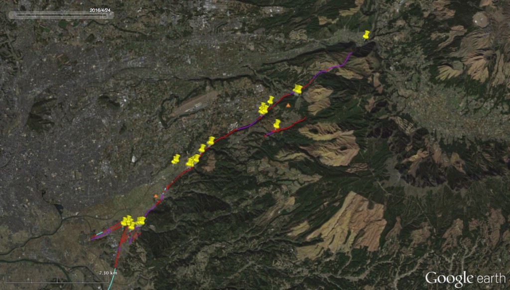 図1　今回の調査地点。背景の衛星画像はGoogle Earthを使用。また、活断層のトレース（赤・紫・水色の線）は中田・今泉編（2002）を使用。