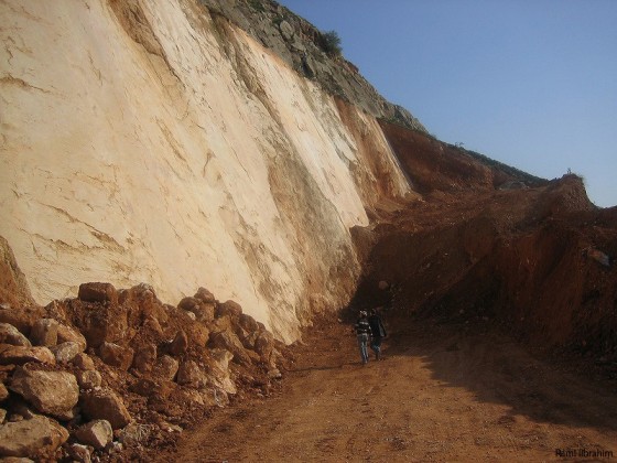 Fault plane in the north part of Dead Sea Fault System (DSFS), Syria ［2011所内フォトコンテスト入選作品］