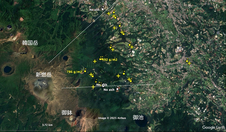 6月23日の調査地点を現した地形図。左下に新燃岳の火口があり、そこから右・右斜め上に延びる線の間を範囲で調査地点の印が複数書かれている。